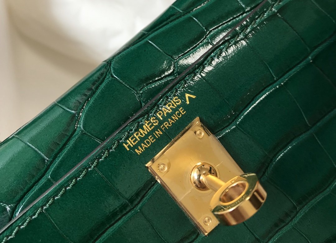 HM Mini Kelly 19 Embossed Patent Emerald Color Bag With Gold-Toned Harware For Women, Handbags, Shoulder Bags 7.5in/19cm