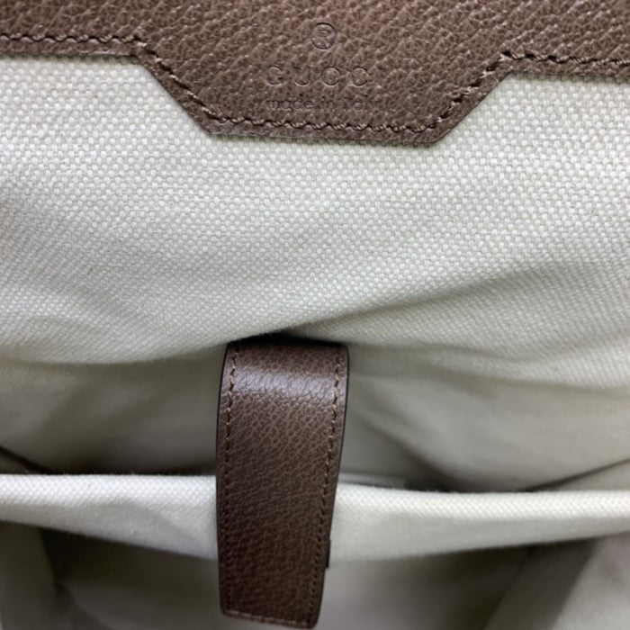 Gucci Backpack with jumbo GG ý678829