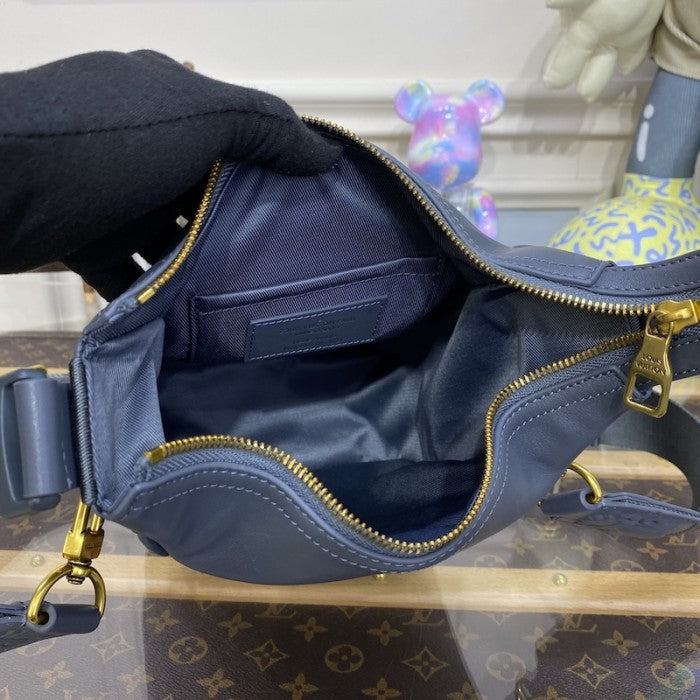 Louis Vuitton Cruiser Messenger M21812