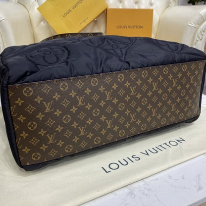 Louis Vuitton OnTheGo GM M59005