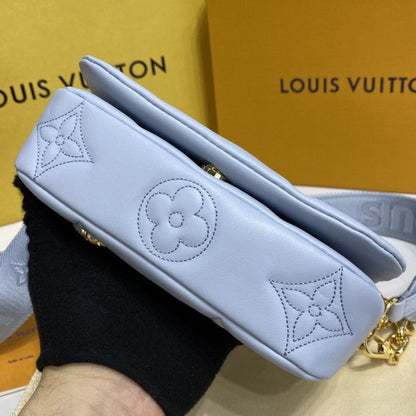 Louis Vuitton Bubblegram Wallet on Strap LV M81399